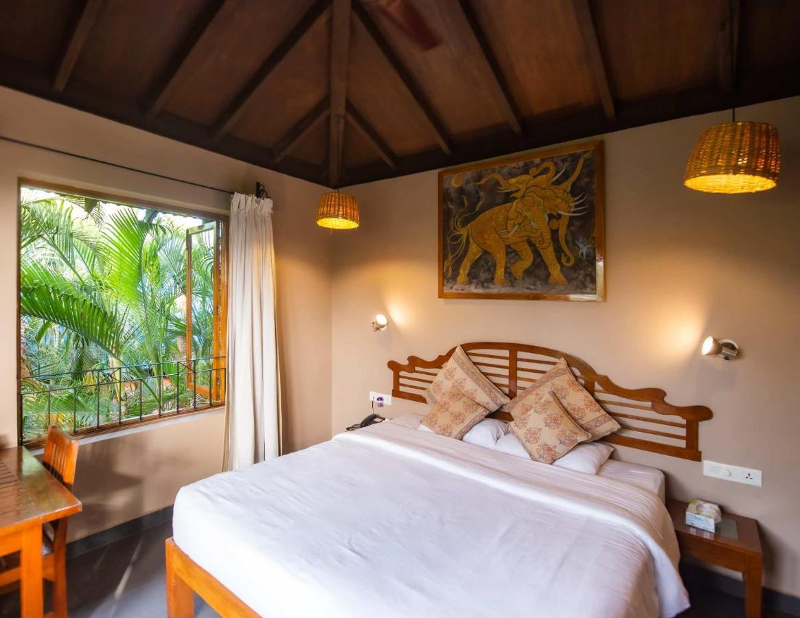Fiesta Beach Resort Baga Exterior photo