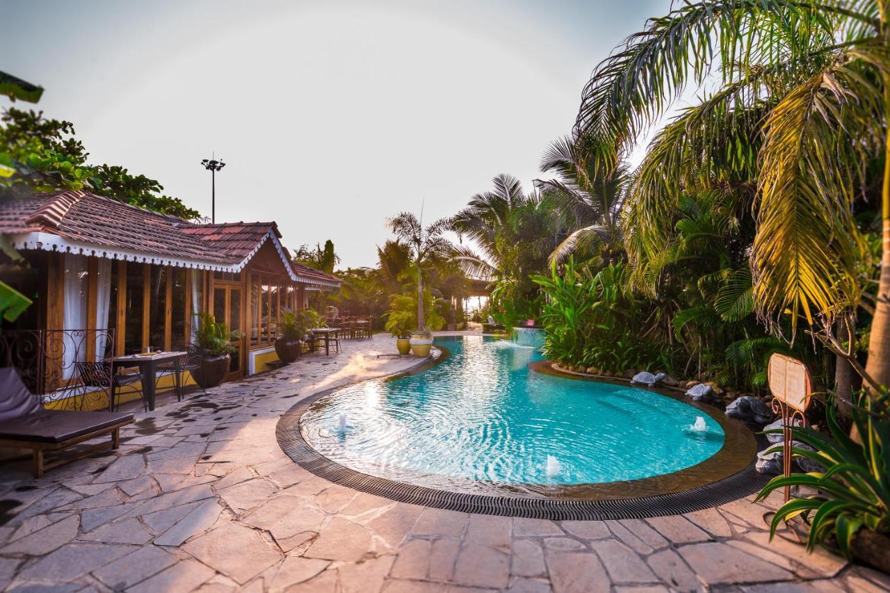 Fiesta Beach Resort Baga Exterior photo